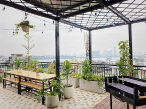 Bright Lake View Rooptop Homestay